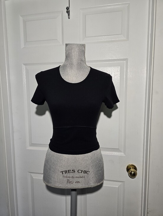 Aritzia Tops - TNA Aritzia Athletic Top